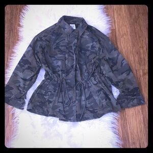 Trendy Brand New GAP Camo Print Utility Jacket